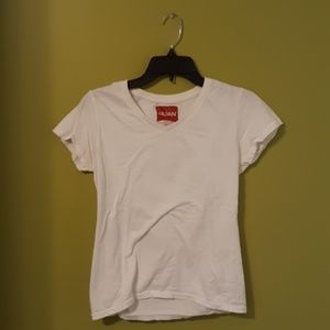 GILDAN NWOT plain white tee